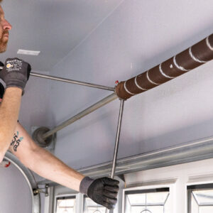 Sostituzione molle per porte residenziali (incl. manutenzione ordinaria)