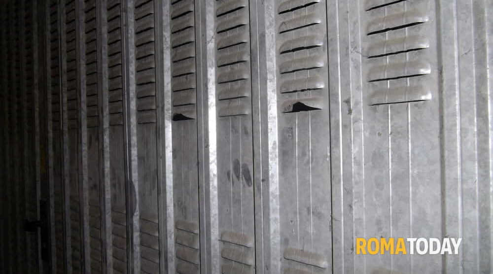 Furti nei box auto a Garbatella: danneggiati e ripuliti tre garage