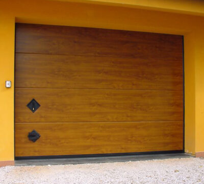 Pegaso: Il leggendario portone standard in legno Okoumè