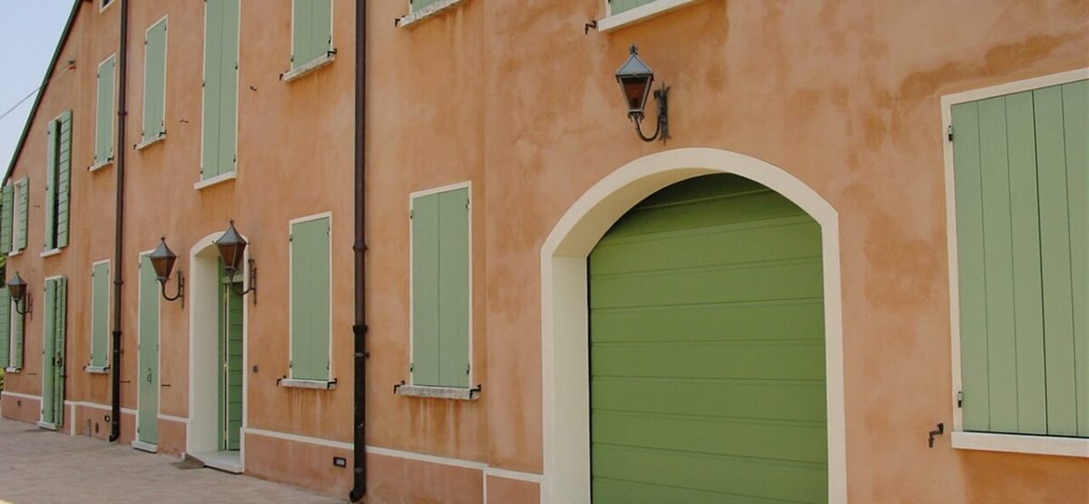 Civic: Il portone in legno elegante ed ultra resistente!