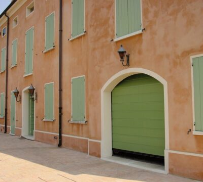 Civic: Il portone in legno elegante ed ultra resistente!