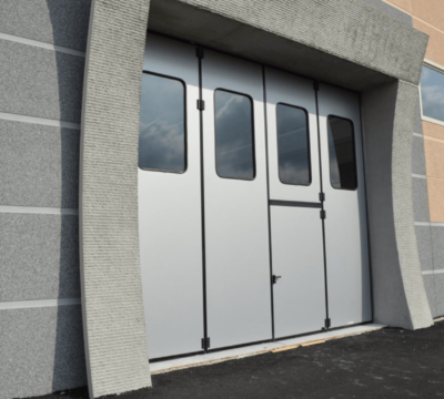 Portone industriale a libro: Perchè è importante averne uno installato?