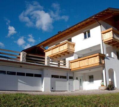 Sirio, il portone residenziale ed elegante che ti fa sentire al sicuro!