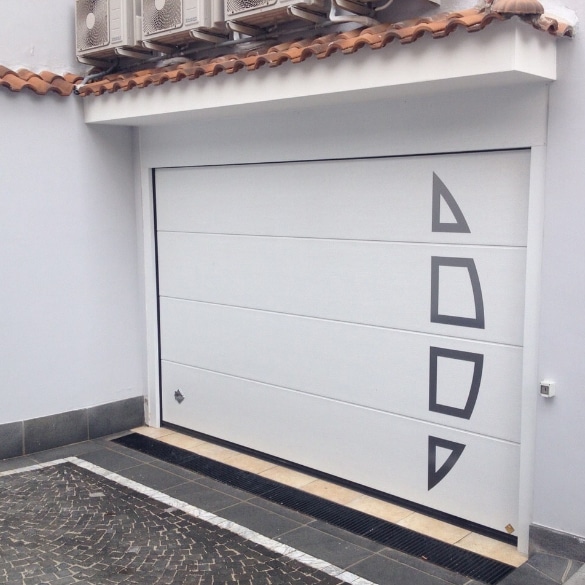 Persus DS: Il portone che arreda la tua casa con originalità